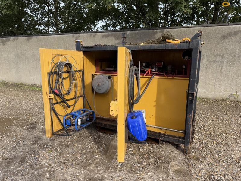 CAT mobile Tank/High pressure cleaner 21