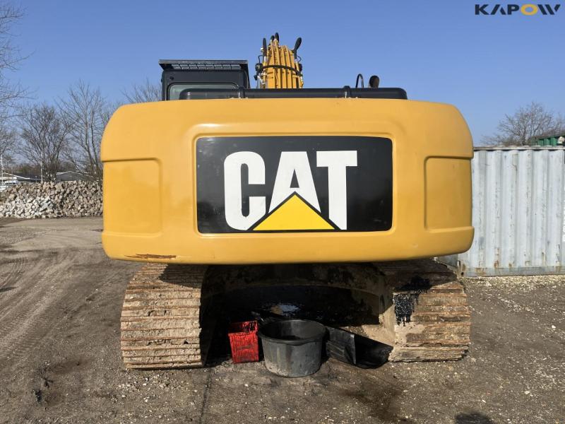 Caterpillar 320D2 excavator 6