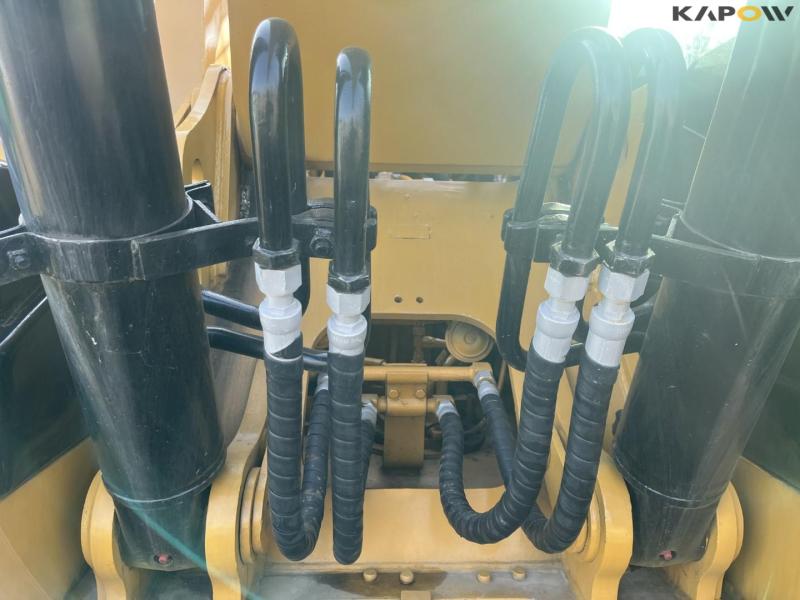 Caterpillar 320D2 excavator 20