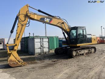 Caterpillar 320D2 excavator