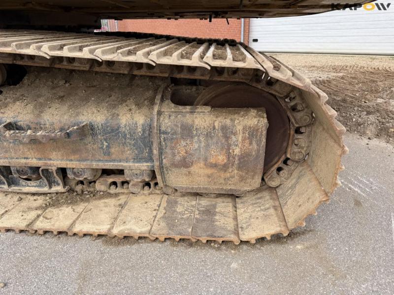 Caterpillar 330 FL excavator 70
