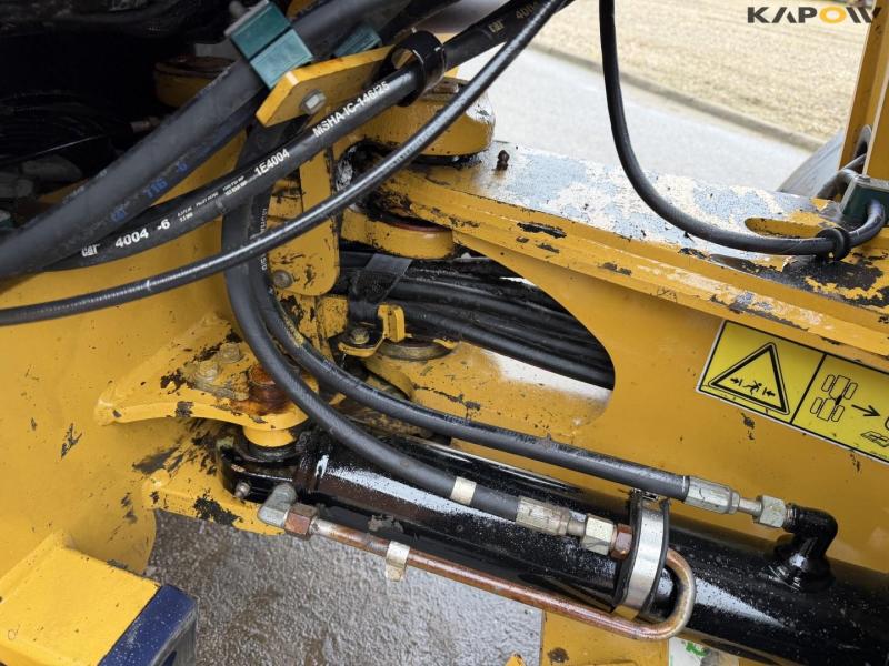 Caterpillar 907H Wheel Loader 29