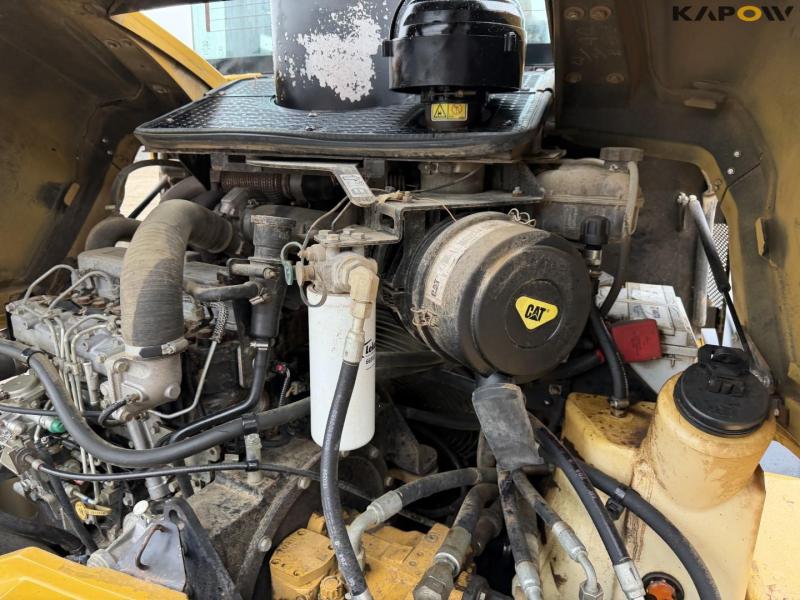 Caterpillar 907H Wheel Loader 33