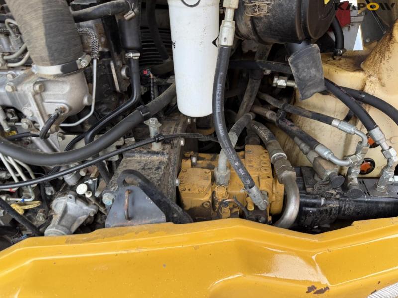 Caterpillar 907H Wheel Loader 35