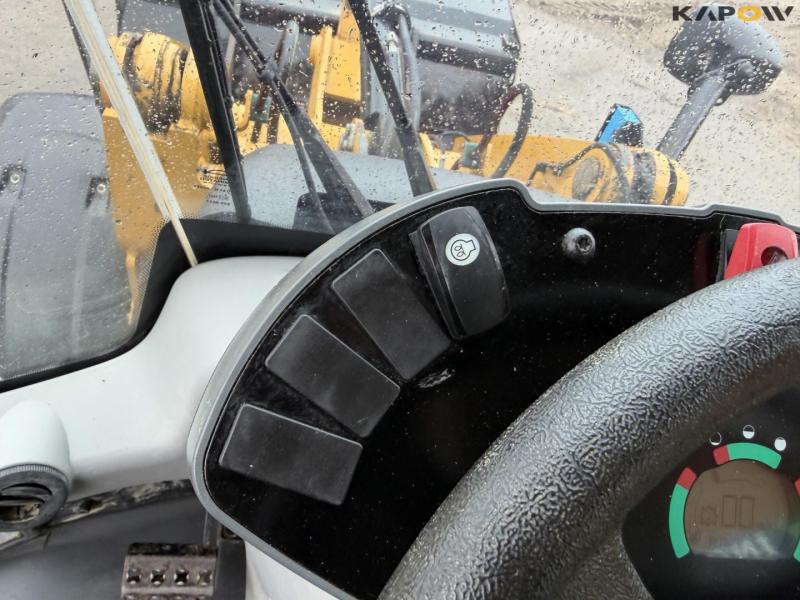 Caterpillar 907H Wheel Loader 47