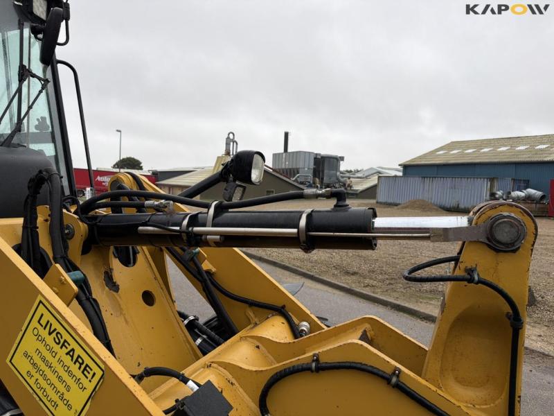 Caterpillar 907H2 wheel loader 19