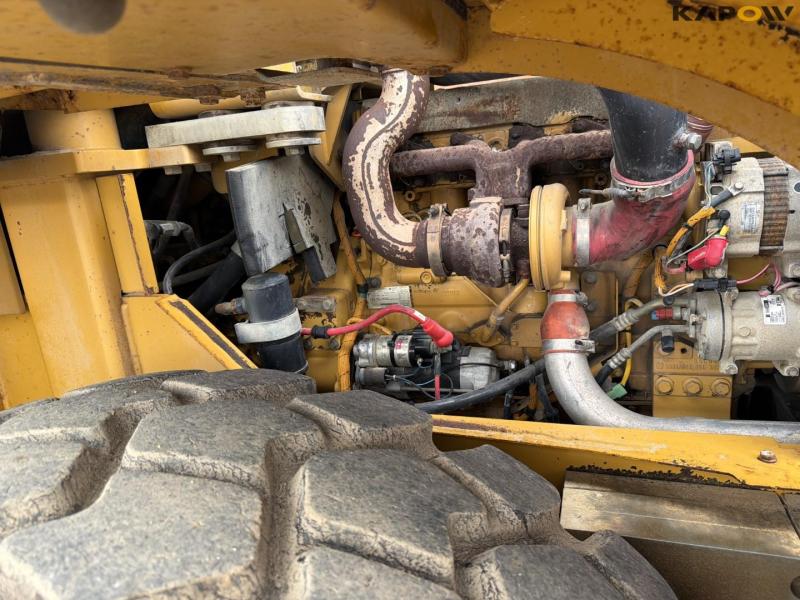 Caterpillar 938H Wheel Loader 51