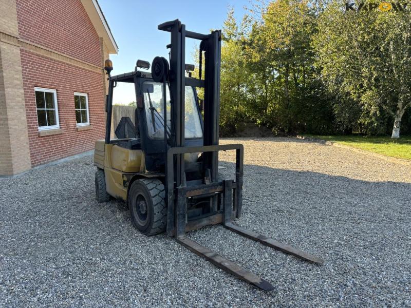 Caterpillar forklift 3