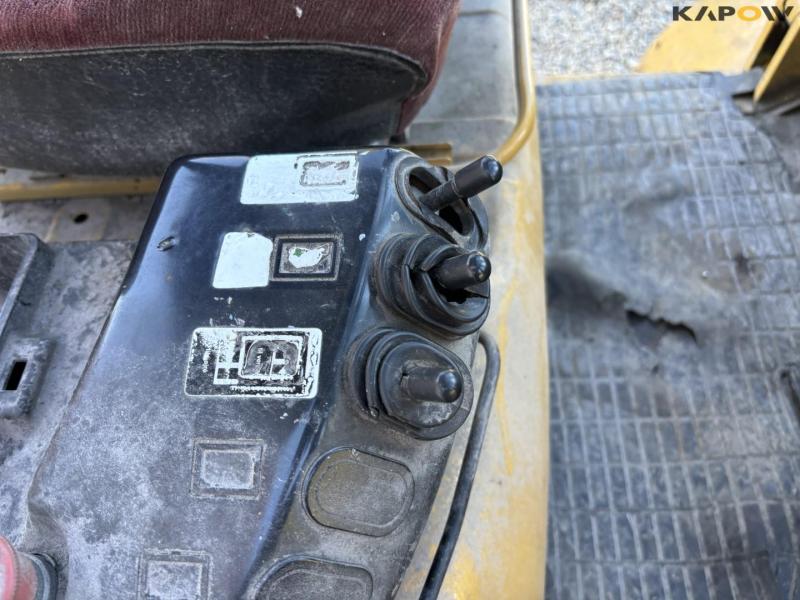 Caterpillar forklift 14