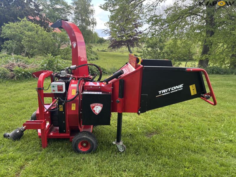 Ceccato Trimmonc Mega Monster chipper PTO towed 8