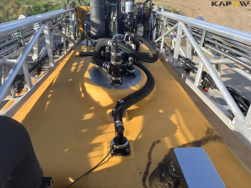 Challenger RoGator RG635C sprayer 65