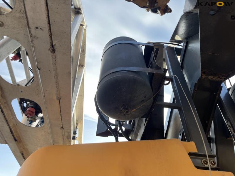 Challenger Rogator self-propelled field sprayer with 36 meter boom 49