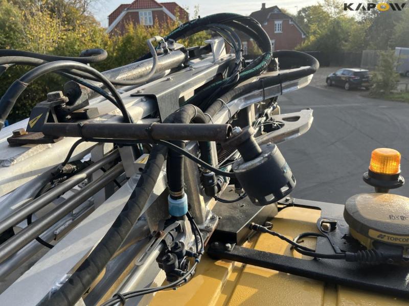 Challenger Rogator self-propelled field sprayer with 36 meter boom 56
