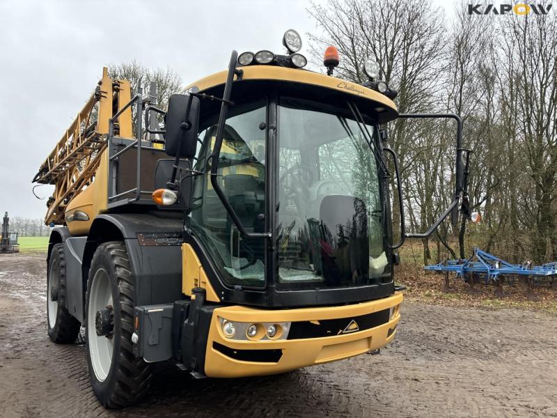 Challenger Rogator RG 655 self-propelled sprayer 10