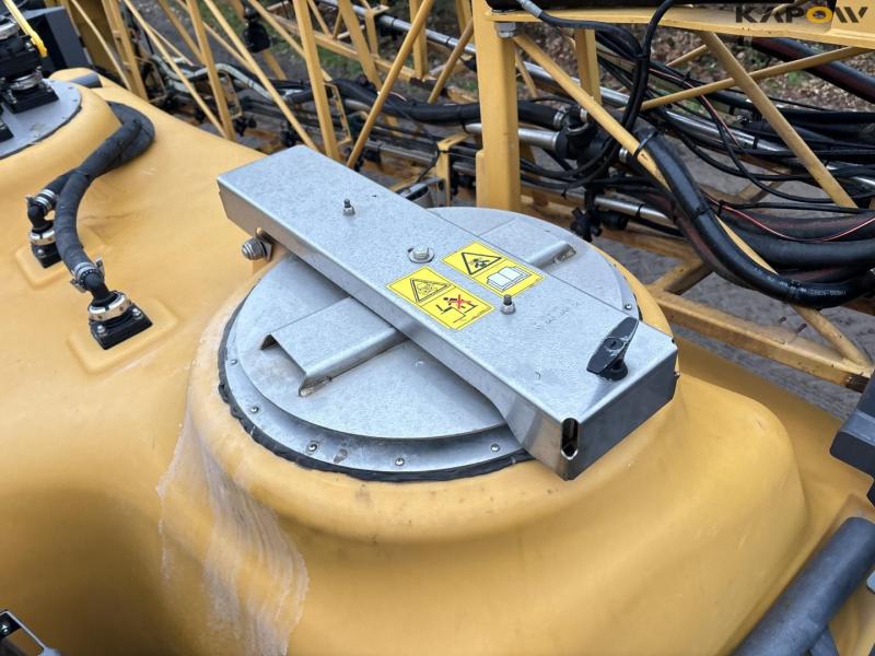 Challenger Rogator RG 655 self-propelled sprayer 42