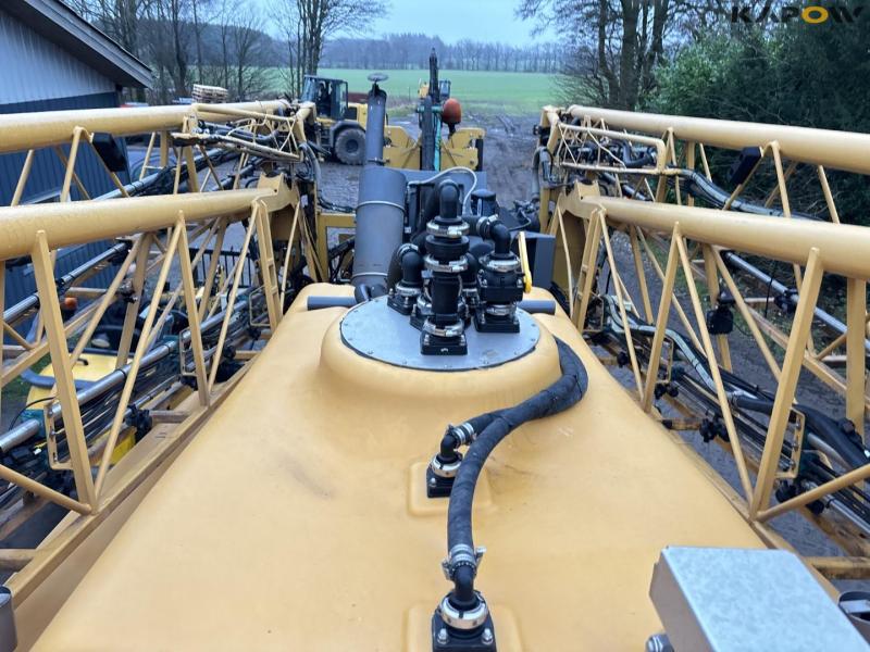 Challenger Rogator RG 655 self-propelled sprayer 46