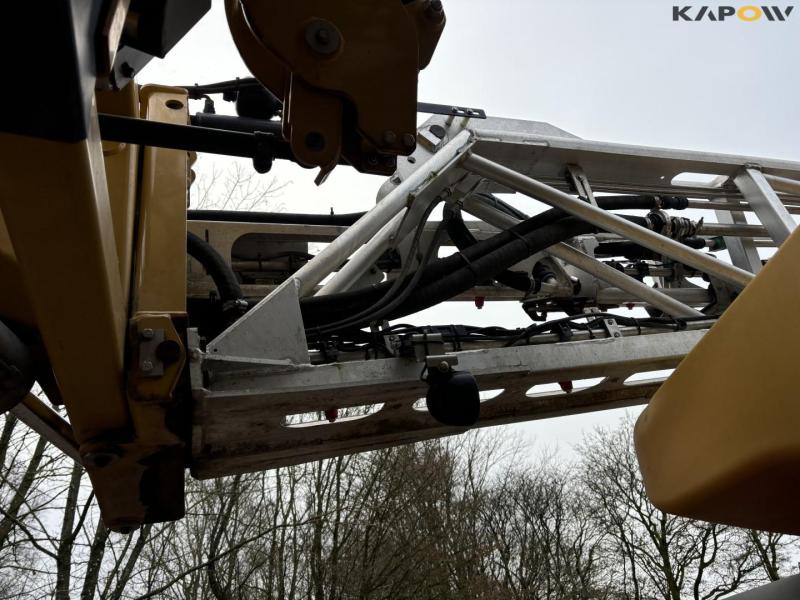 Challenger Rogator sprayer 32