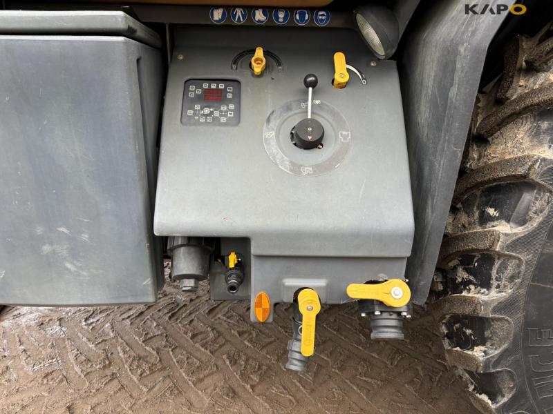 Challenger Rogator sprayer 38