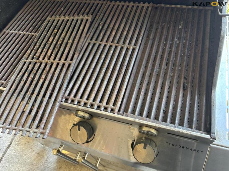 Char-Broil gas grill 27