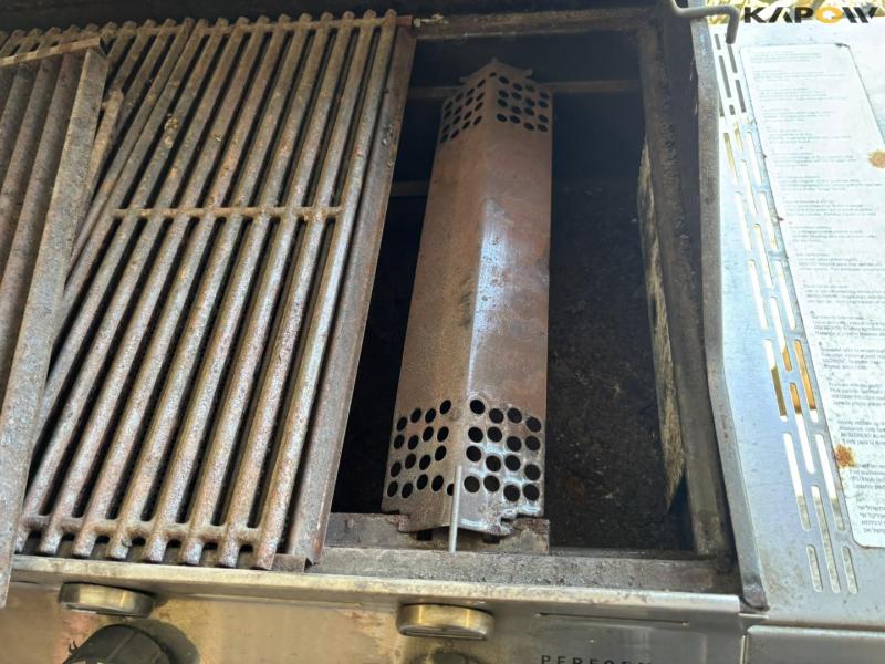 Char-Broil gas grill 28