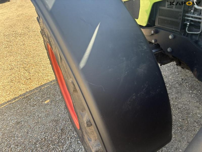 Claas 630 tractor with front loader 16