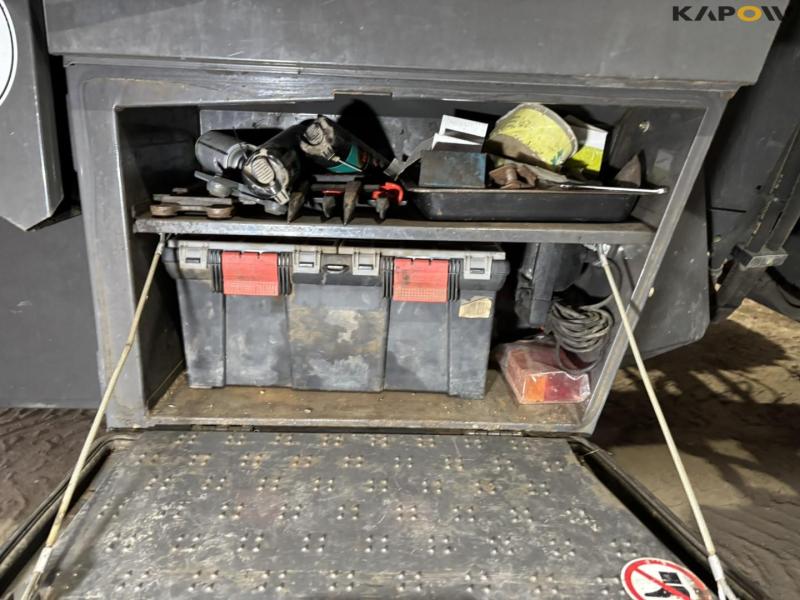 Claas 670 combine with V900 30ft header 74