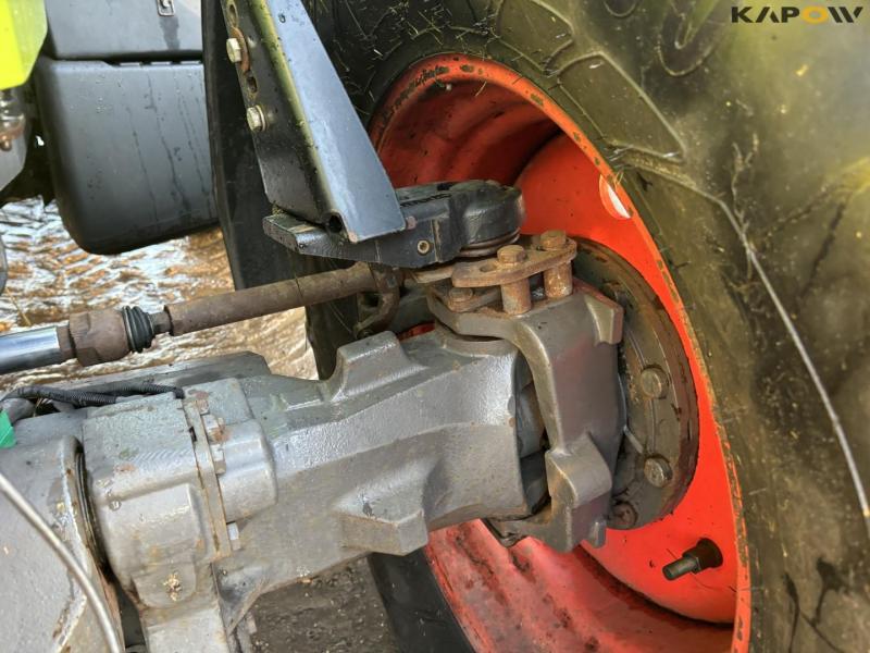 Claas Axion 840 tractor 12