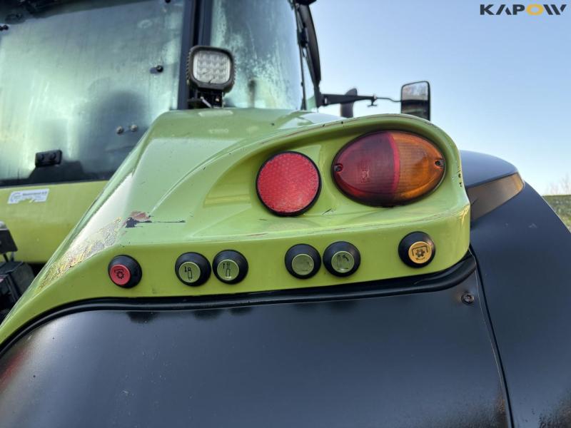 Claas Axion 840 tractor 23