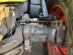 Claas Axion 840 tractor 11