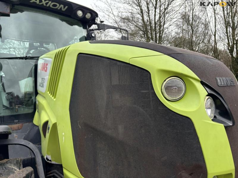 Claas Axion 850 tractor 19