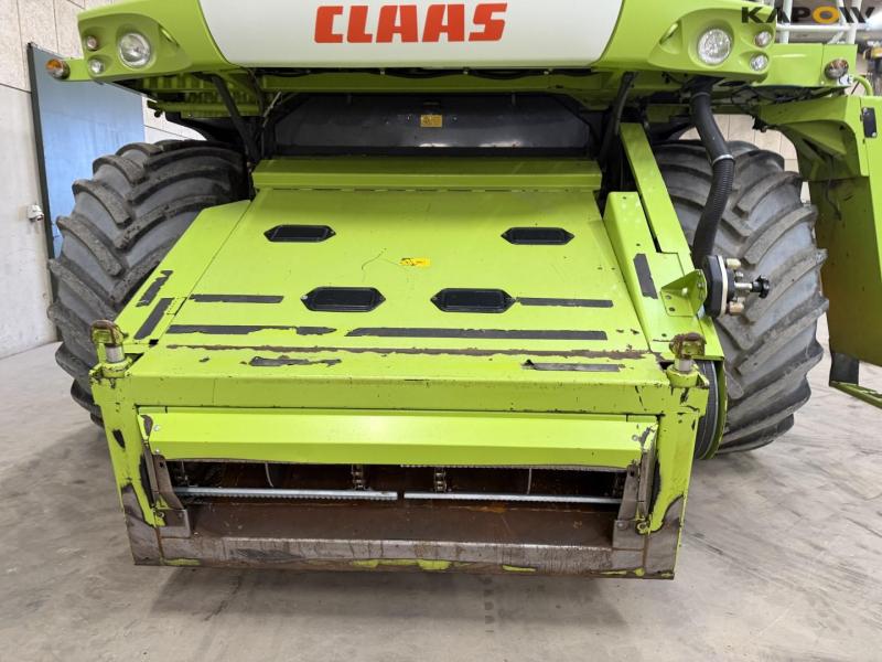 Claas Lexion 560 + 25 foot header 9
