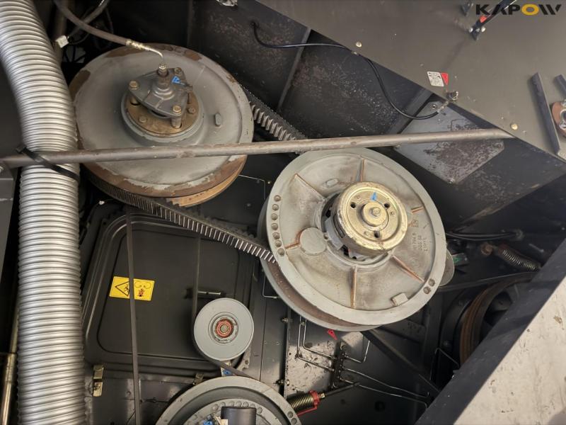 Claas Lexion 560 + 25 foot header 59