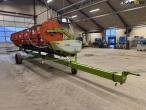 Claas Lexion 560 + 25 foot header 71