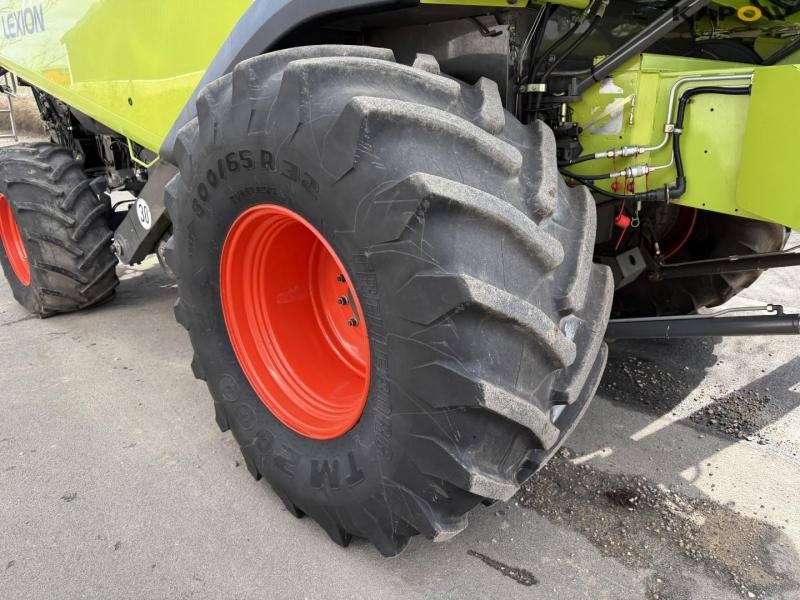 Claas Lexion 770 combine harvester 77