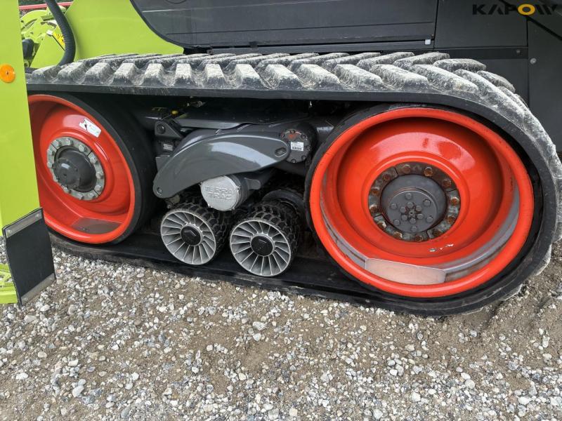 Claas lexion 780 TT combine harvester 32