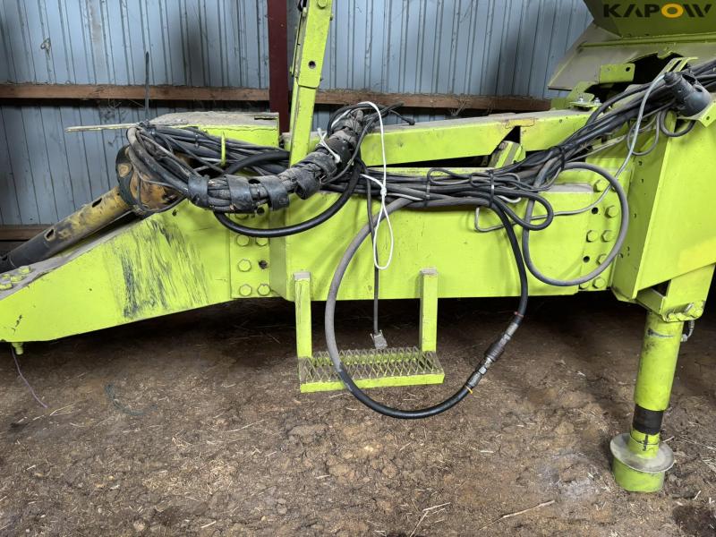 Claas Quadrant 2100 RotoCut baler 11