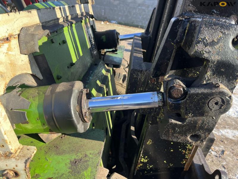 Clark 5 ton forklift 17