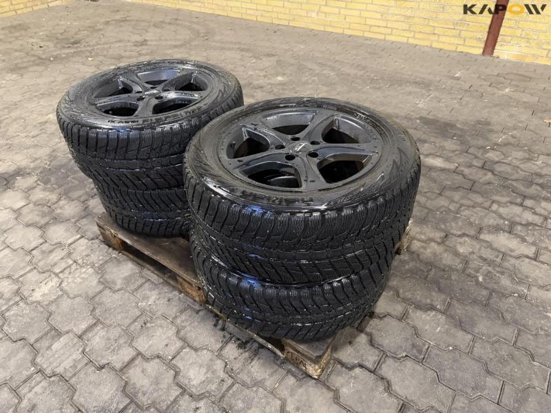 CMS rims with 255/55-R18 109V XL winter tires 1