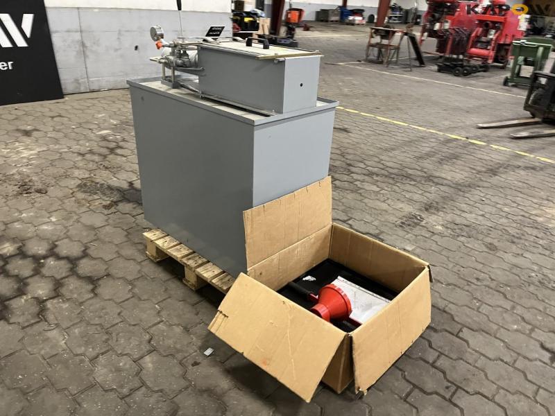 Comap oil filter cutter and filter press - NEW 3