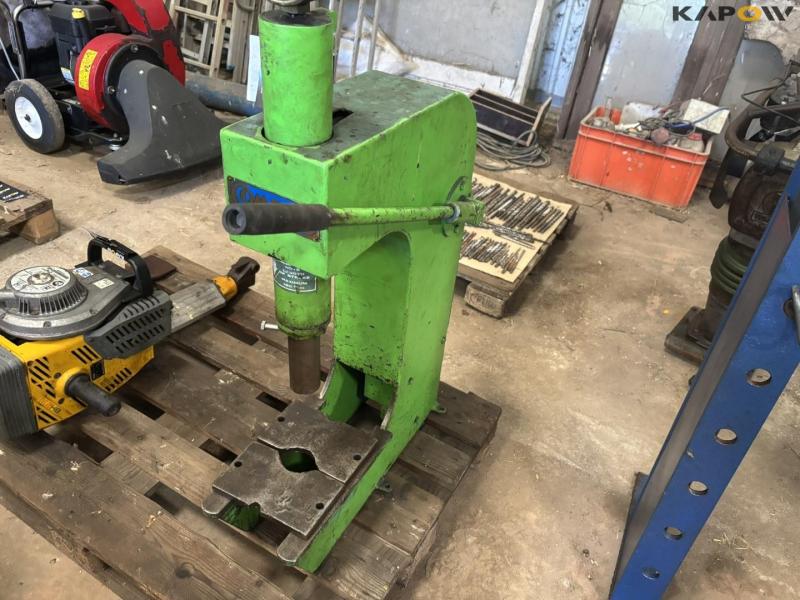 Compac DC 6 presses 1