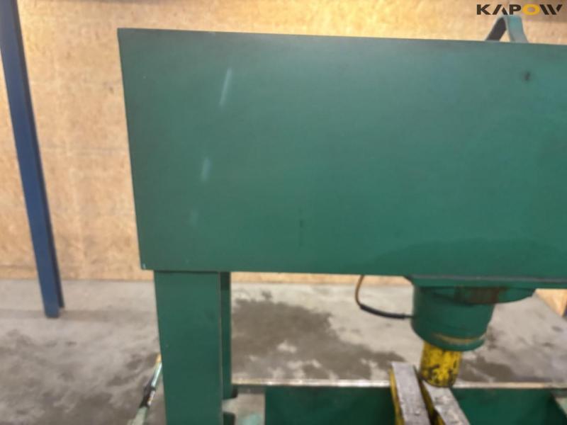 Compac HP60 baler 20