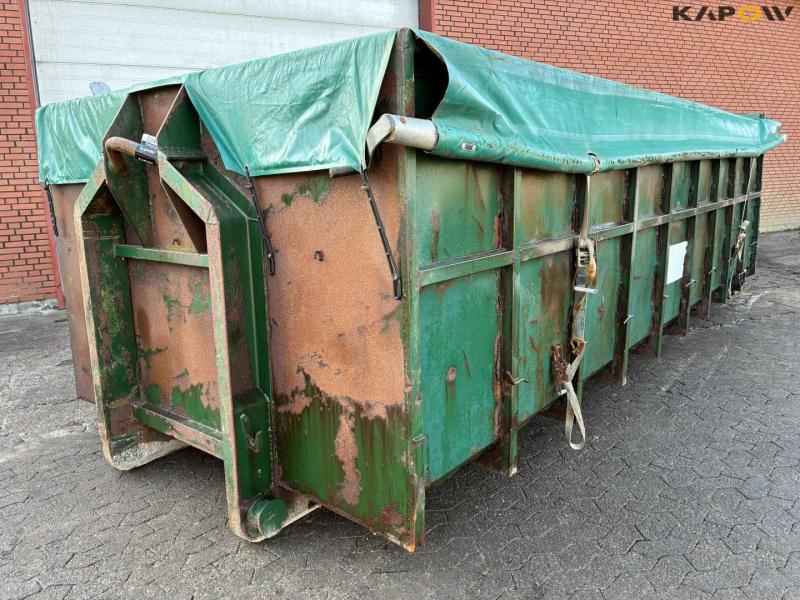 Container box with tarpaulin 1