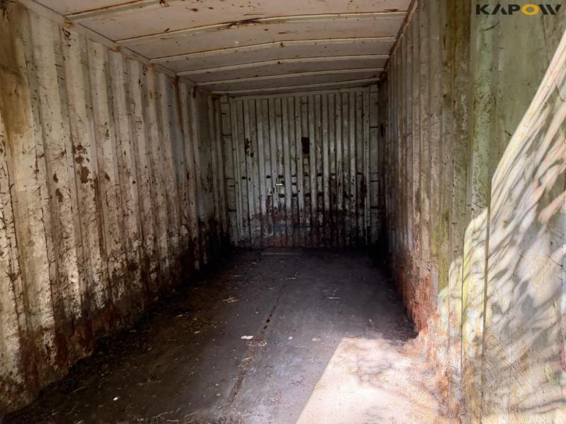 Container closed with doors 6