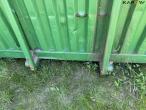 Container closed with doors 16