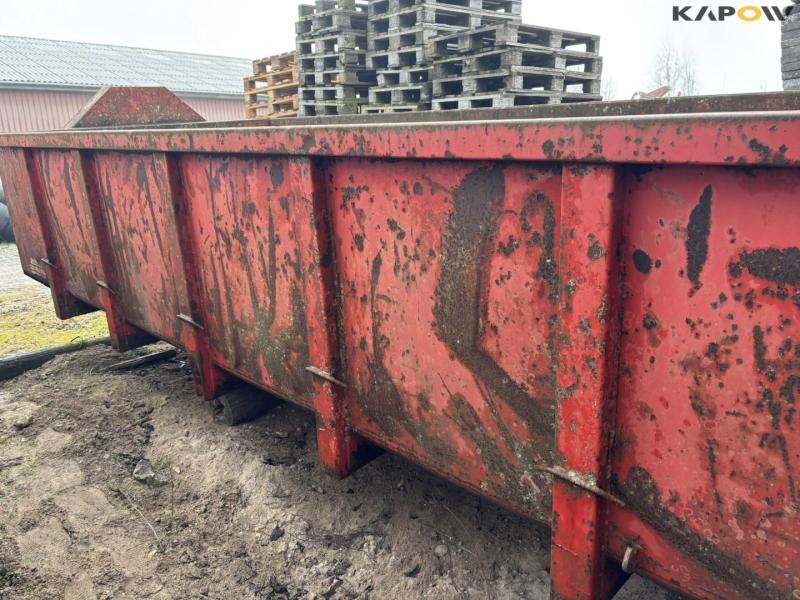 Container with hook lift 26