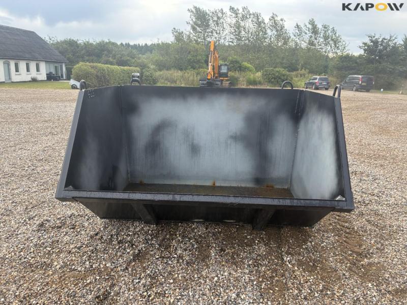 Quick change container 5