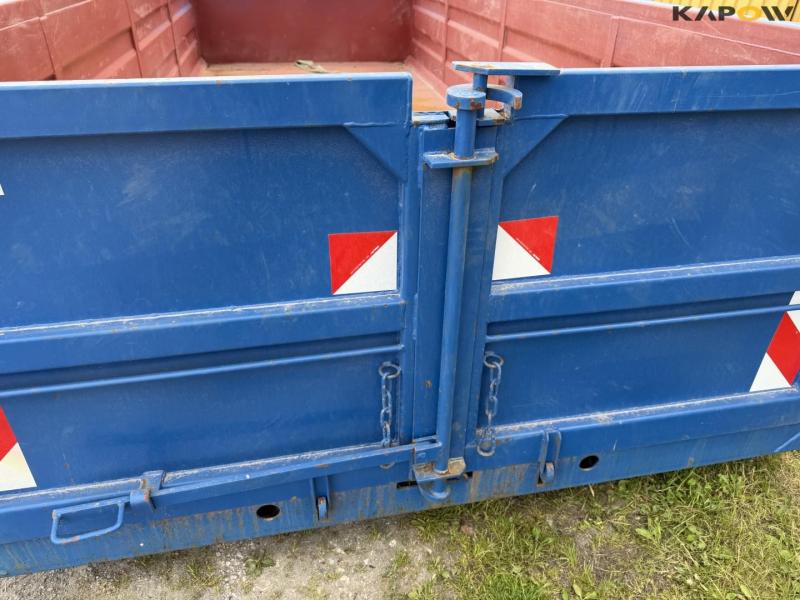 Container 10