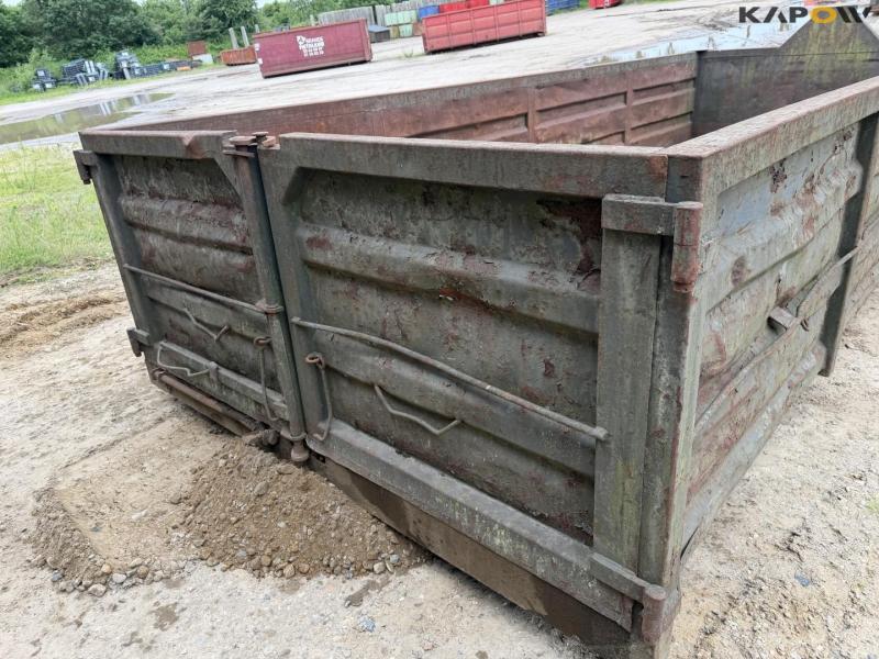 Container 13