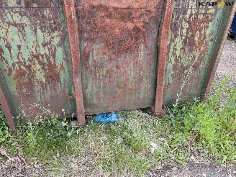 Container 11