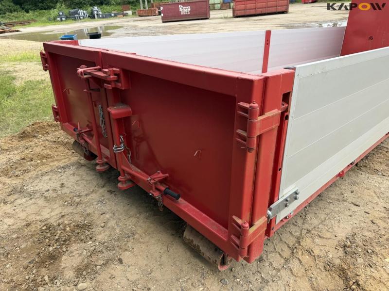 Container 15